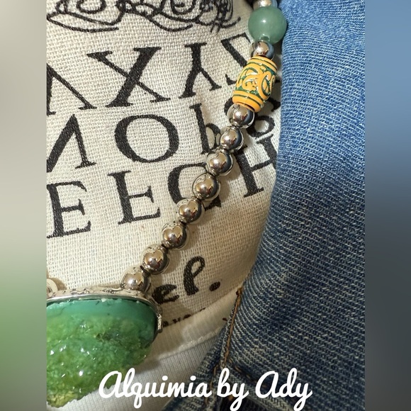 Green and Silver Beaded Necklace aventurine - Picture 4 of 5
